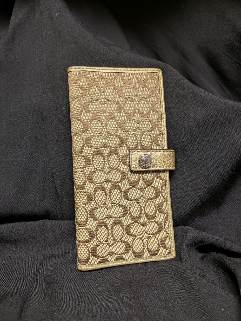 Coach Signature Canvas Continental Wallet in Tan/Brown